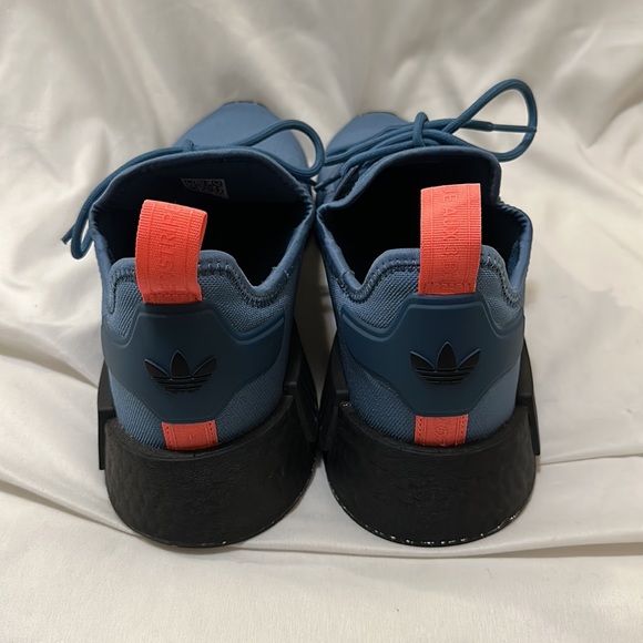 Adidas athletic shoes - Picture 4 of 6